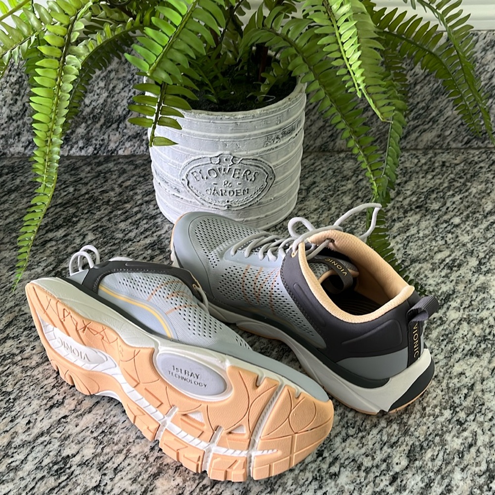 vionic tennis shoes